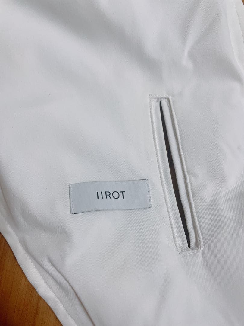 iirot イロットPadded Hoodie white UABY バラクラバ