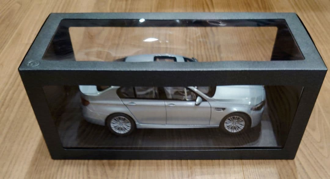 【新品】 M5 1/18スケールモデル【未開封】