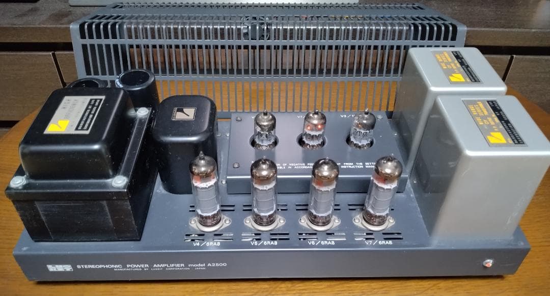 真空管パワーアンプ A2500