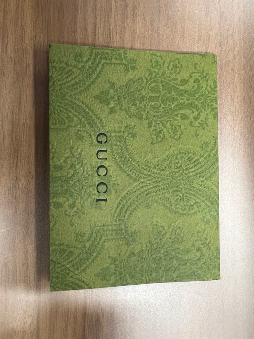 GGロゴ付き黒レザーキーケース