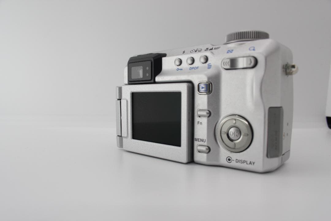 （極美品）名機 PENTAX Optio 750Z 自撮り2種類の充電器付き