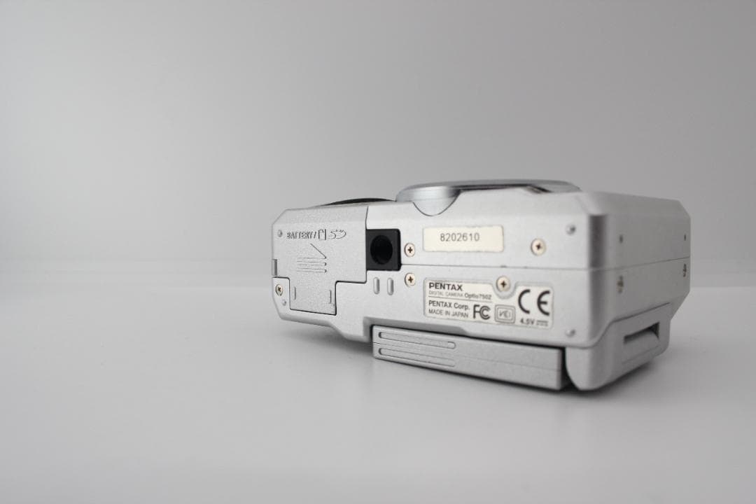 （極美品）名機 PENTAX Optio 750Z 自撮り2種類の充電器付き