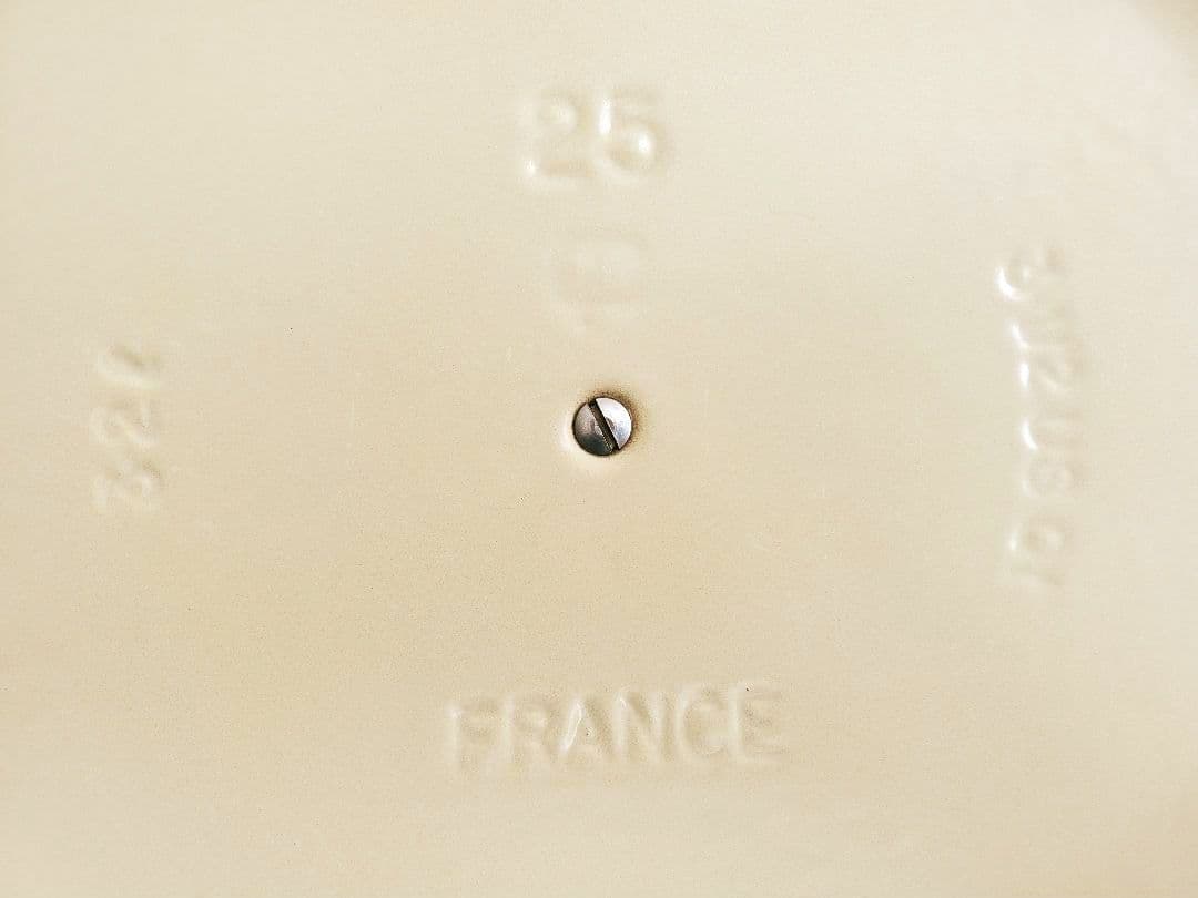 LE CREUSET　オーバル　25㎝　ル・クルーゼ