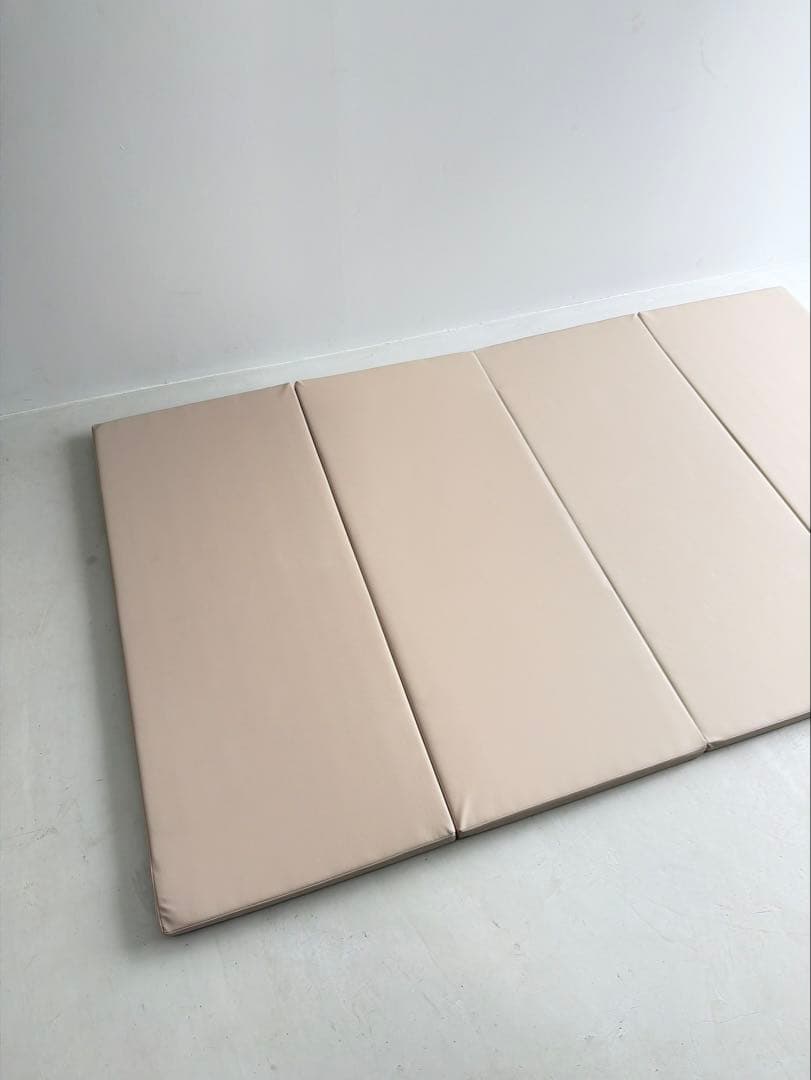 プレイマット 厚手ベビーマットシームレス120×200cm Carre bebe