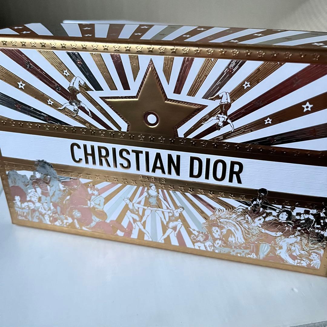新品 Dior アイシャドウパレット クリスマスコフレ　2025 ボックス付き