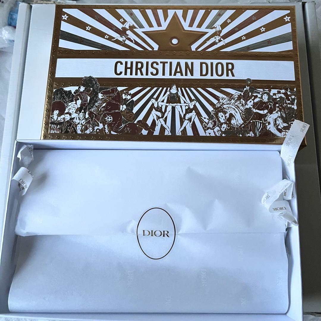 新品 Dior アイシャドウパレット クリスマスコフレ　2025 ボックス付き
