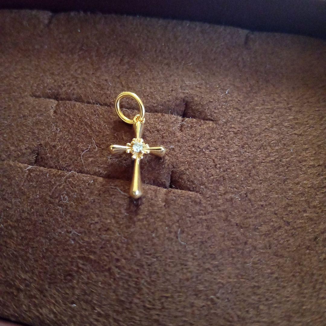 agete　10kゴールド ダイヤクロスチャーム