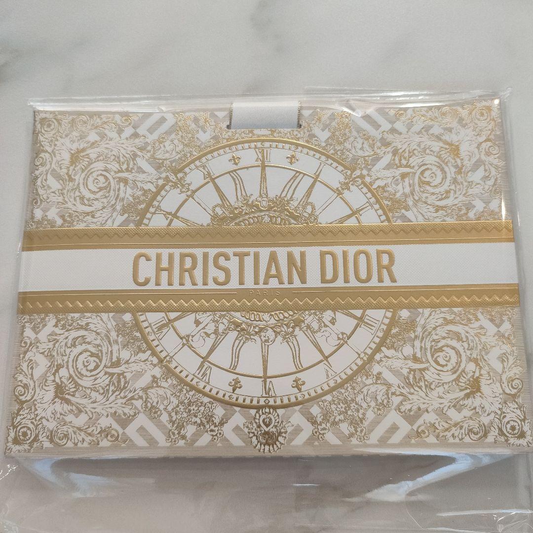 ディオールスキン フォーエヴァー クチュール ルミナイザー 002 ホリデー