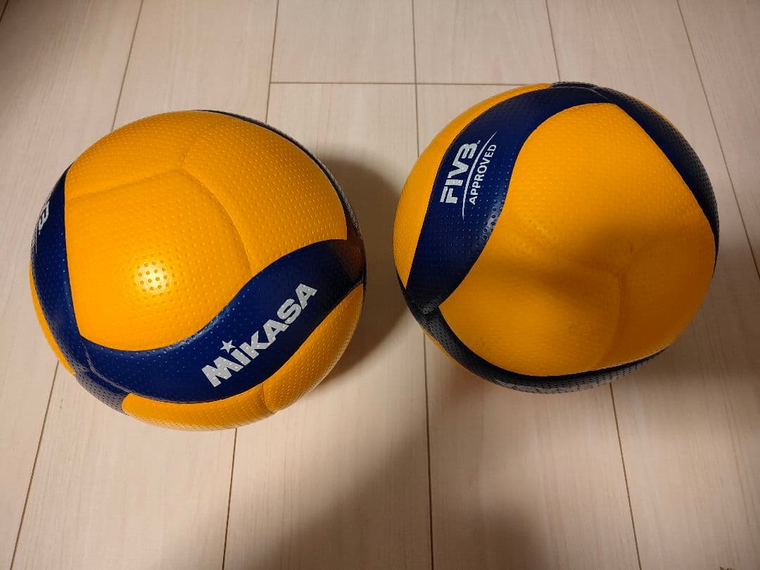 美品　ミカサ(MIKASA) バレーボール 5号 国際公認球　ケース付