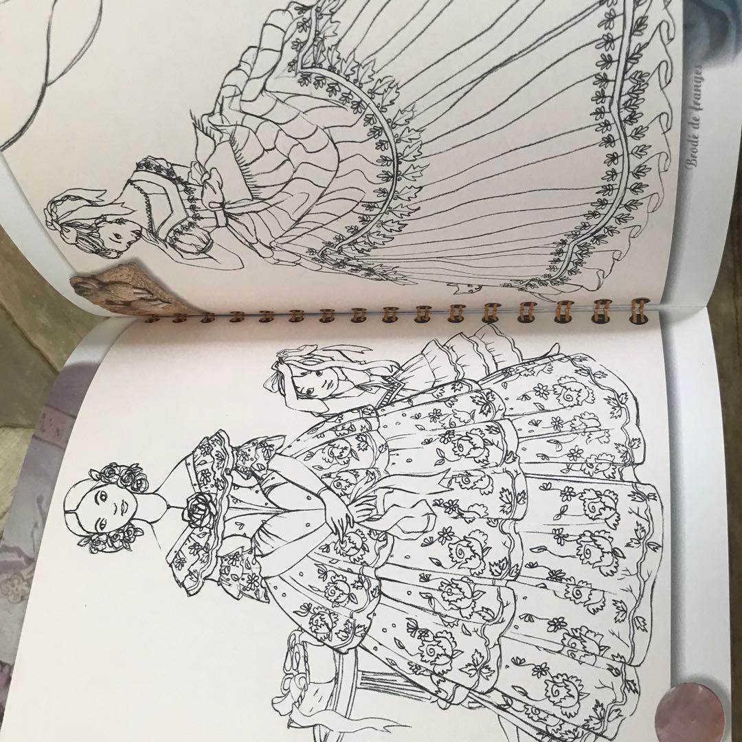 フランス　パリJe colorie 塗り絵 ベルサイユ宮殿　ドレス