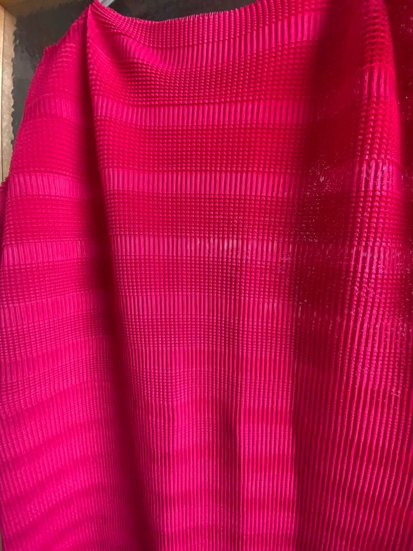 美品★me ISSEY MIYAKEイッセイミヤケ ピンクプリーツトップス