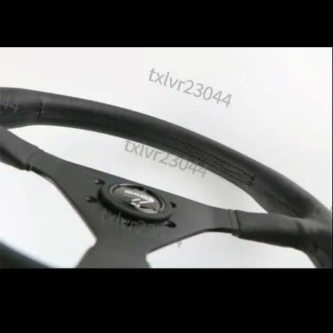 ステアリング　ハンドル　MOMO