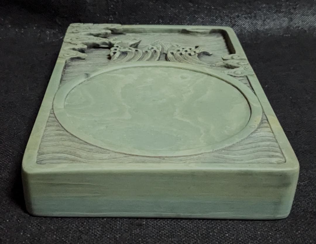 【松花江緑石　龍馬波濤文時代硯】◆淡緑に白雲紋美石◆上箱◆松花石◆検→端渓・歙州