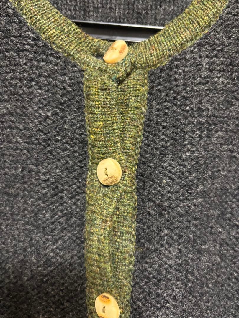 美品　GIESSWEIN刺繍デザインカーディガン