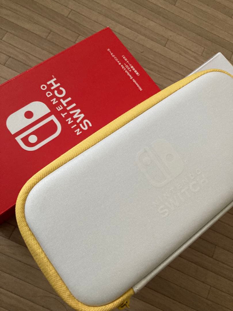 Switch LITE スイッチライト　イエロー本体とケースのセット