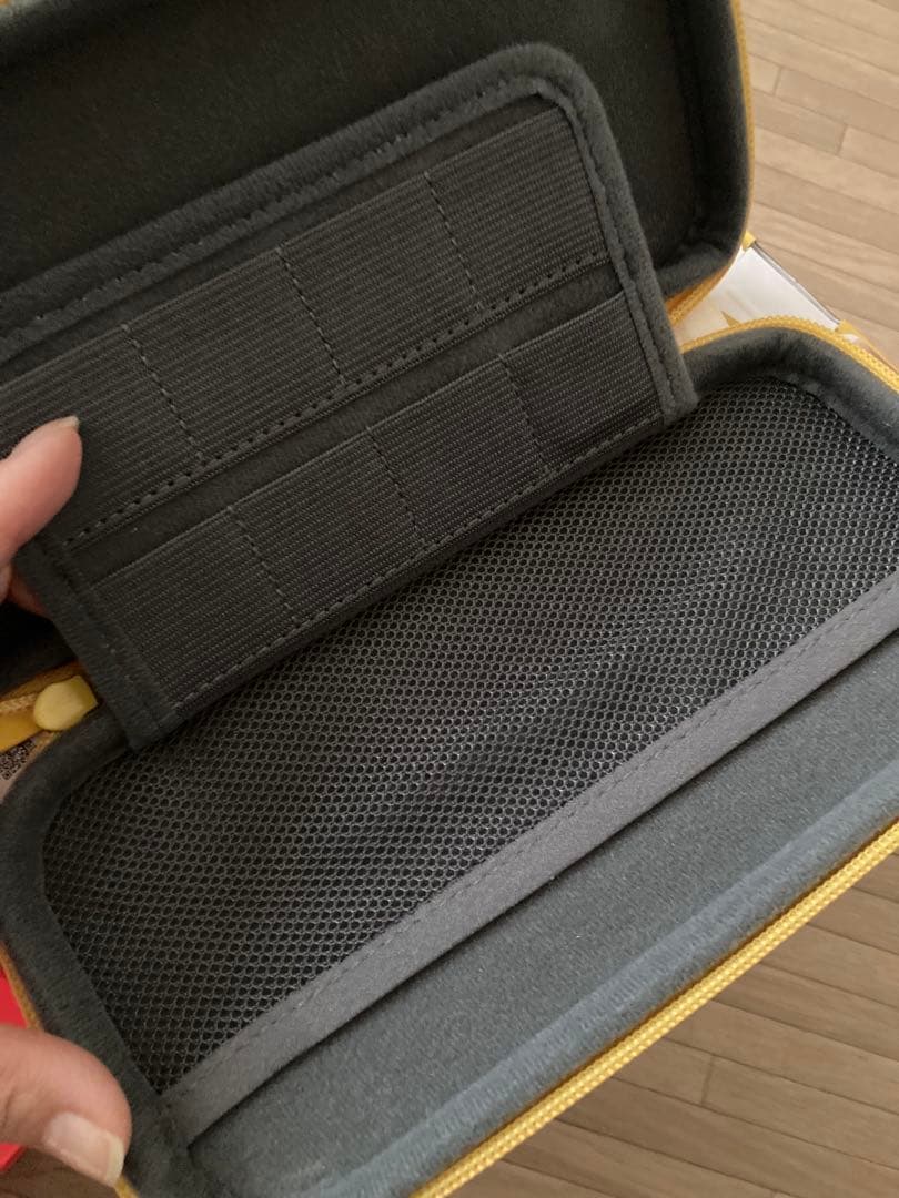 Switch LITE スイッチライト　イエロー本体とケースのセット