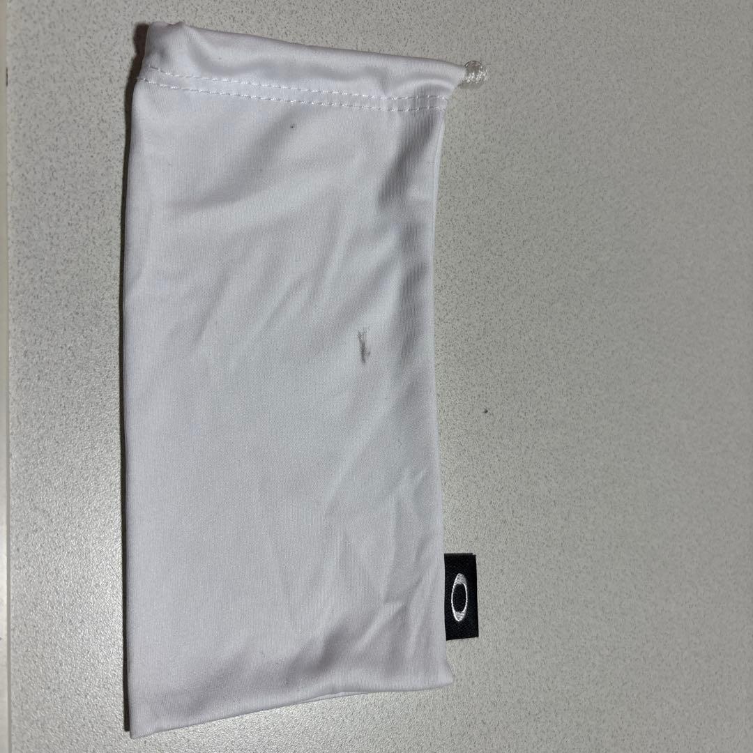 Oakley スポーツメガネ ホワイトフレーム 赤レンズ ケース付き