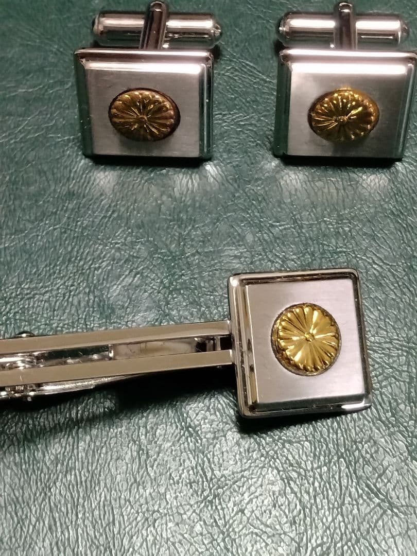 【K18】明治神宮K18＆シルバーネクタイピン·カフスセット!!