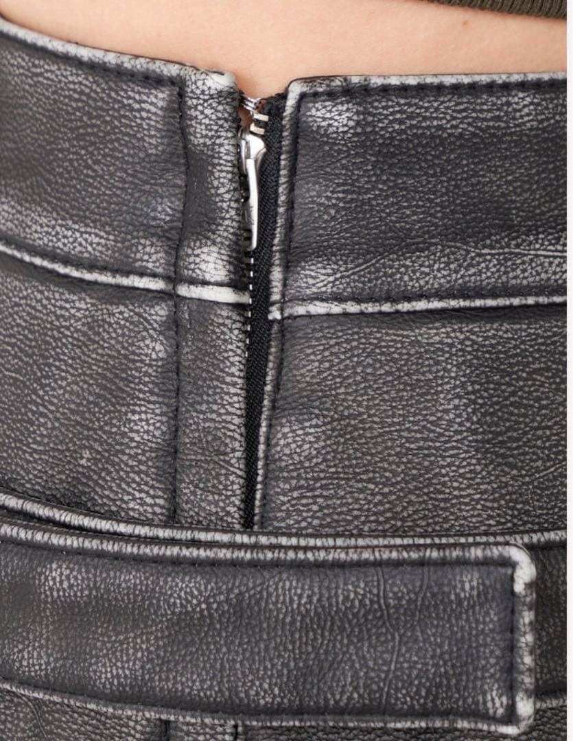 美品 Darich アンティークレザープリーツショートパンツ Sサイズ