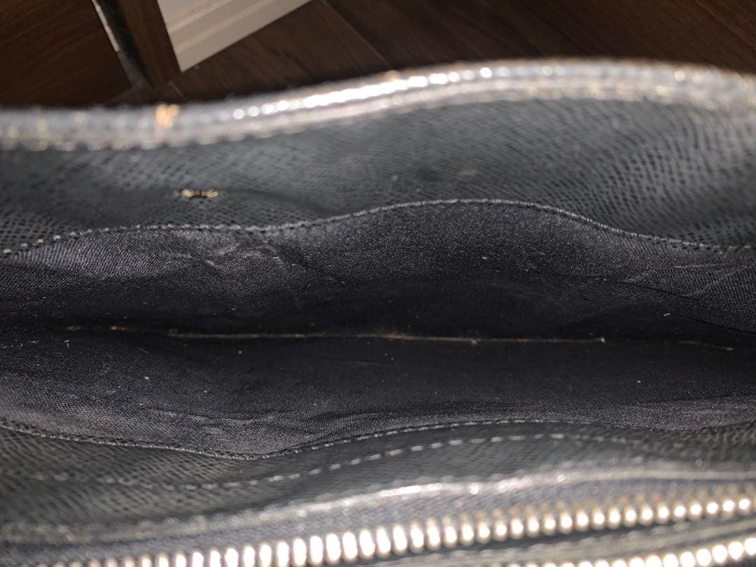 Louis Vuitton タイガ ポルトドキュマン ロザン M30052