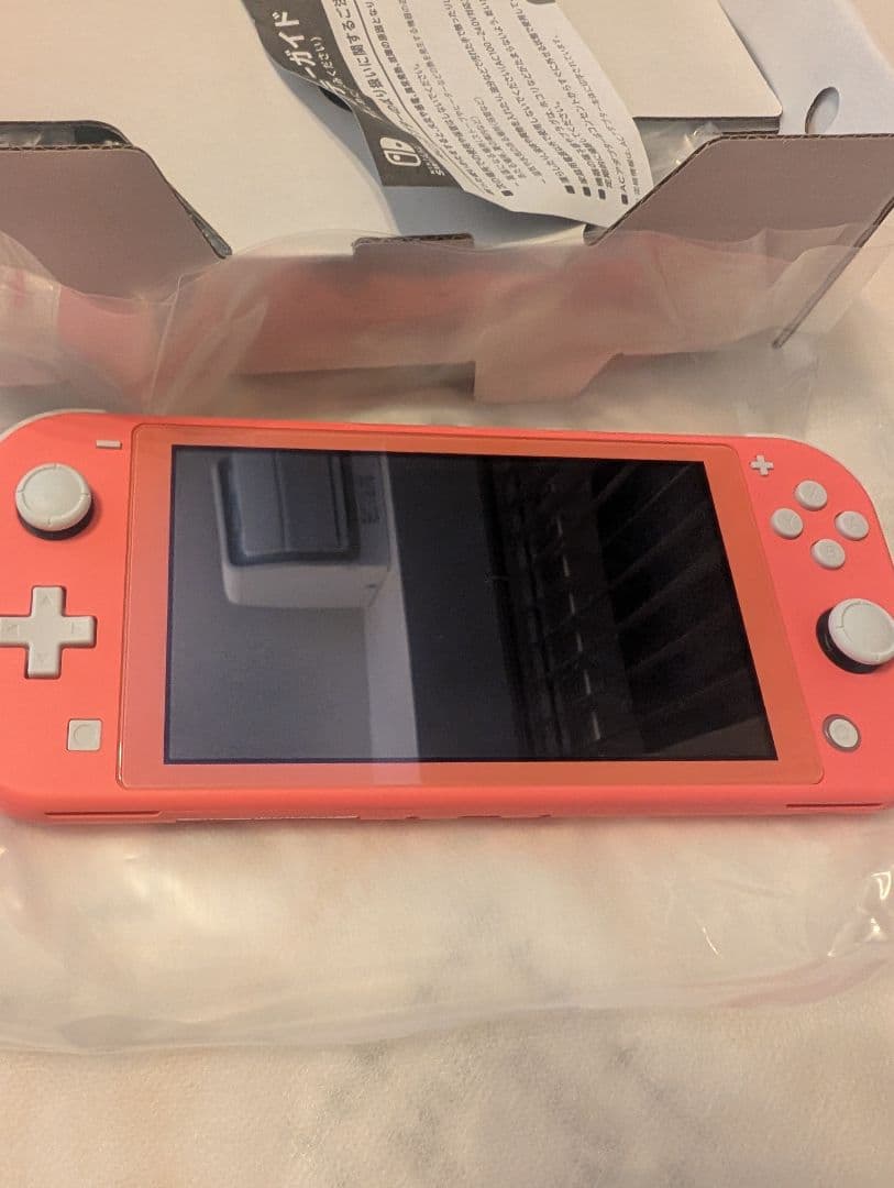 ニンテンドースイッチ　Nintendo SWITCH LITE ライト　本体