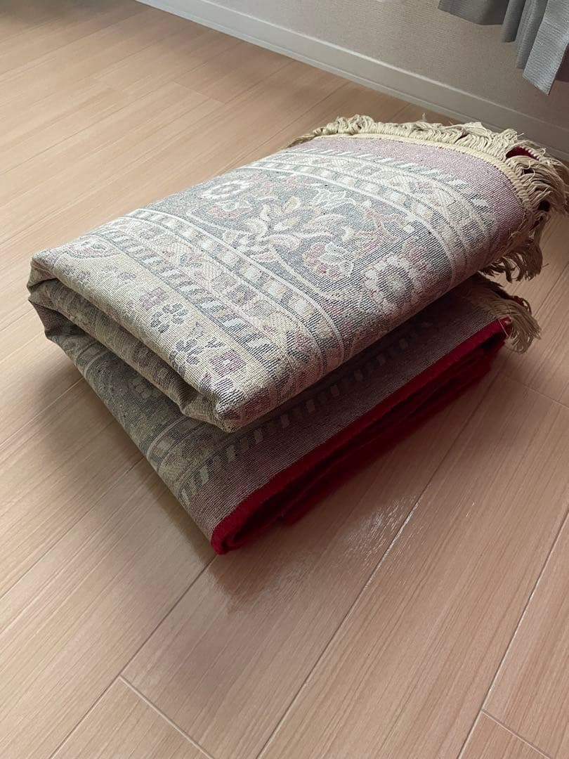 ペルシャ風　青と金の装飾的なラグ　150×220mm