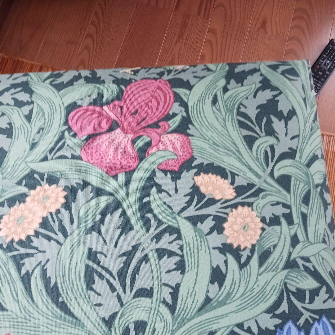 カルトナージュ【英国製ウィリアムモリス生地】茶箱大を用いてのスツール又は物入れ