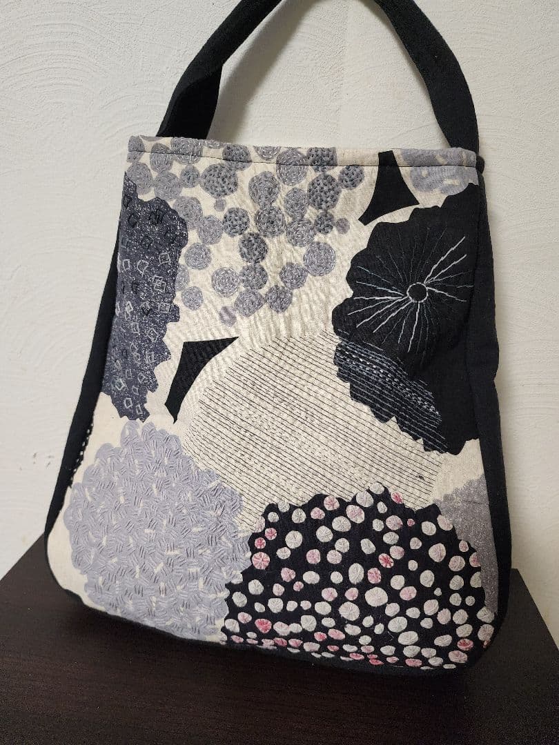 ♡新作　モノトーン系のエチノ生地に豪華に刺し子　一点もの　センソユニコ慈雨等