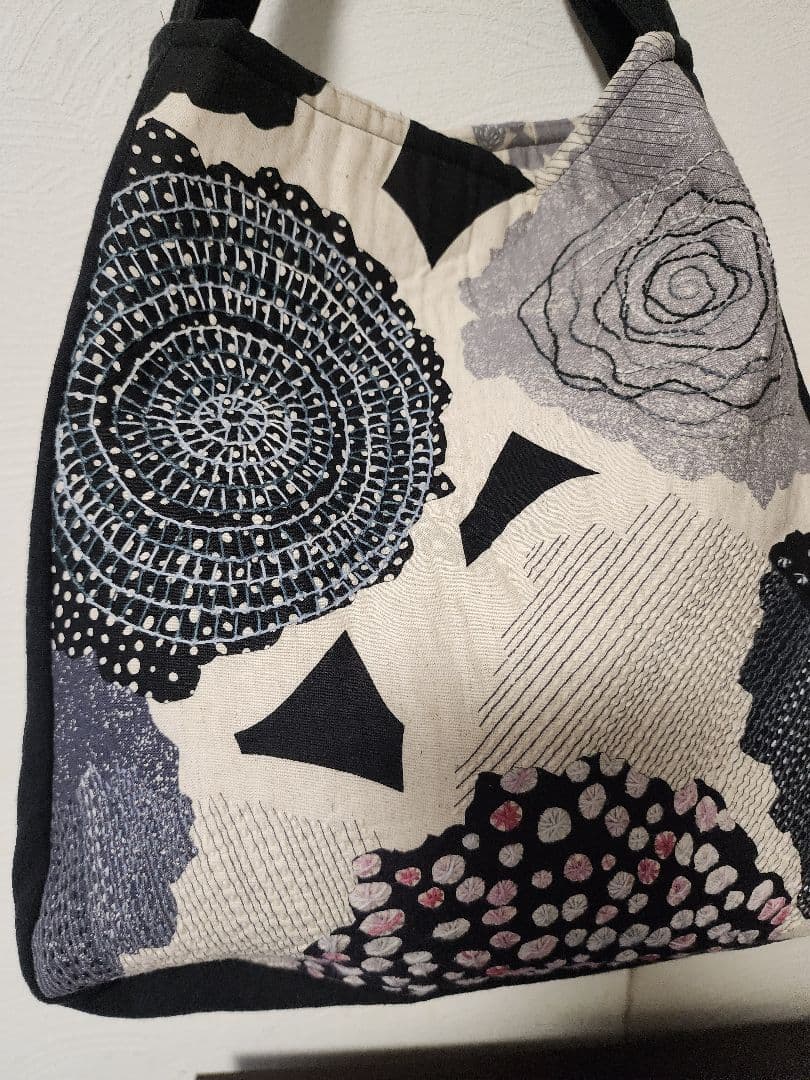 ♡新作　モノトーン系のエチノ生地に豪華に刺し子　一点もの　センソユニコ慈雨等