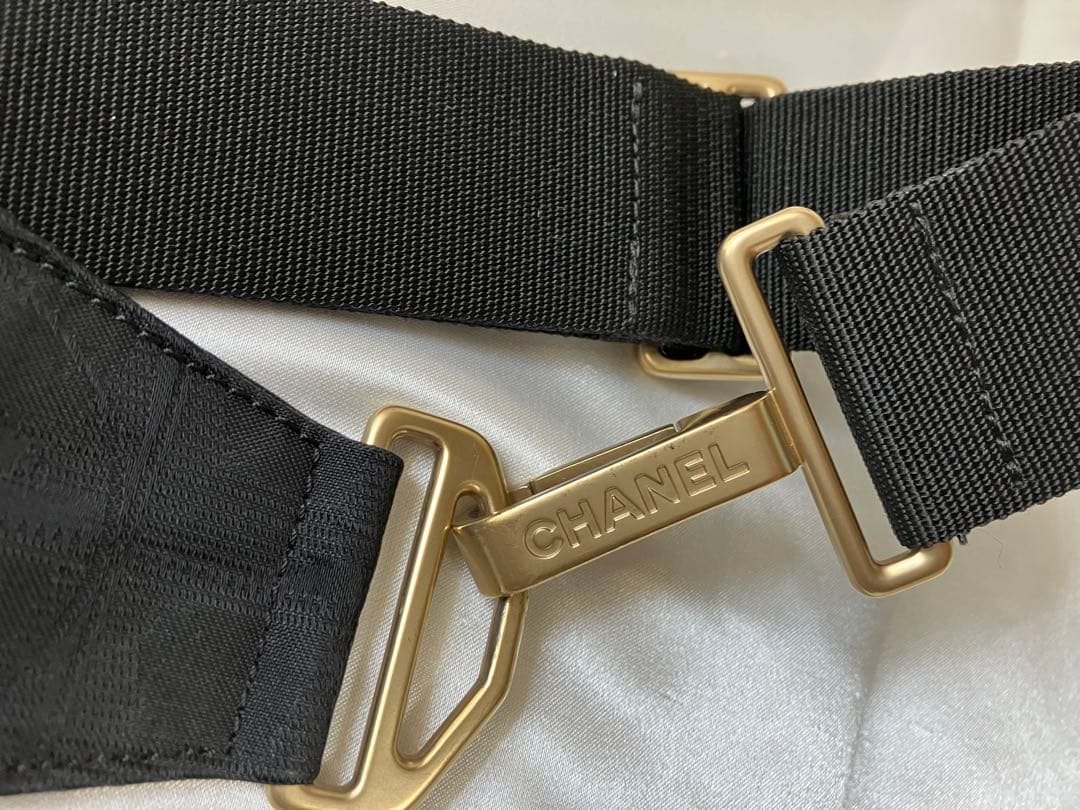 CHANELのウエストポーチ