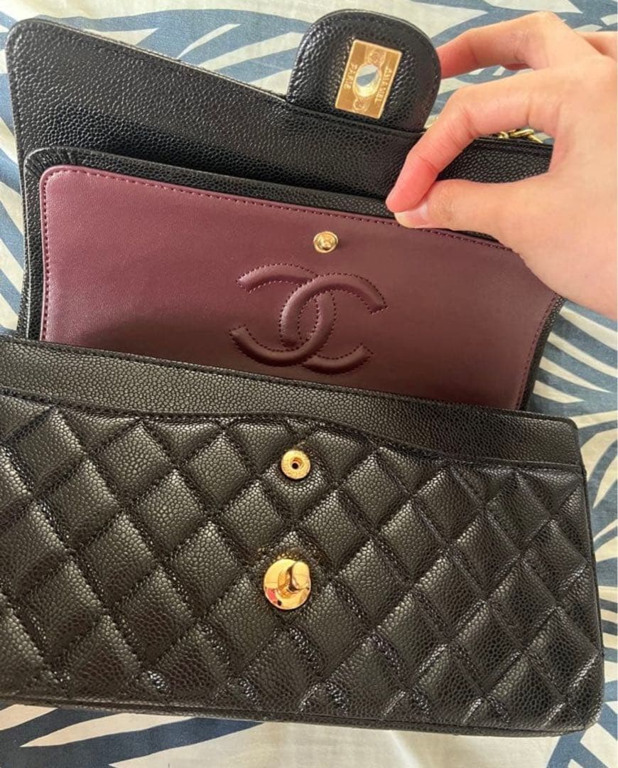 ブラックのキルティングレザーショルダーバッグ