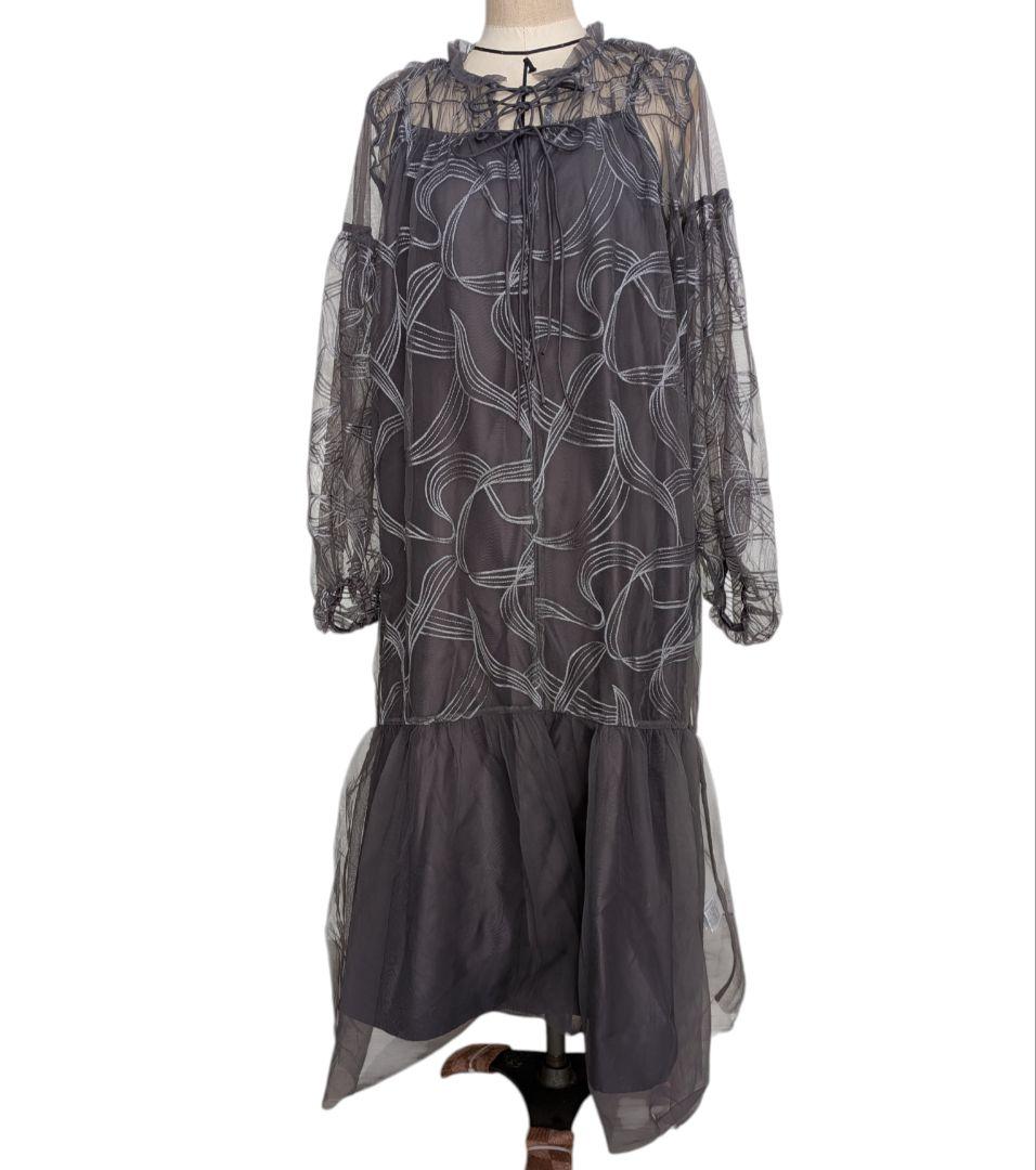 美品✨️nianaリボンエンブロイダリーレイヤードドレス 　チャコール　М