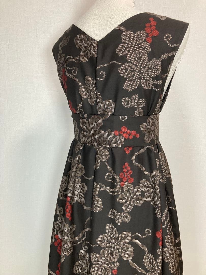 着物リメイク　大島紬ロングフレアワンピース（後ろVネック）着丈118㎝