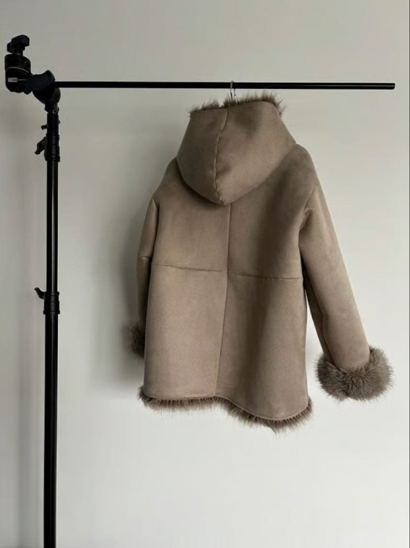 ジャケット・アウター THINK FUR Fox Like Fur Hoodie Coat