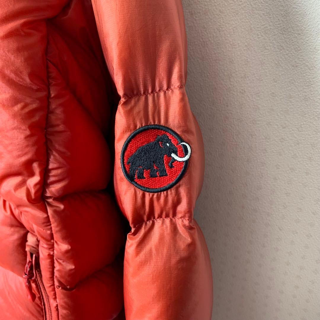 n*s様 マムート アトラスフーデッドダウンジャケット ダウンパーカ レッド系