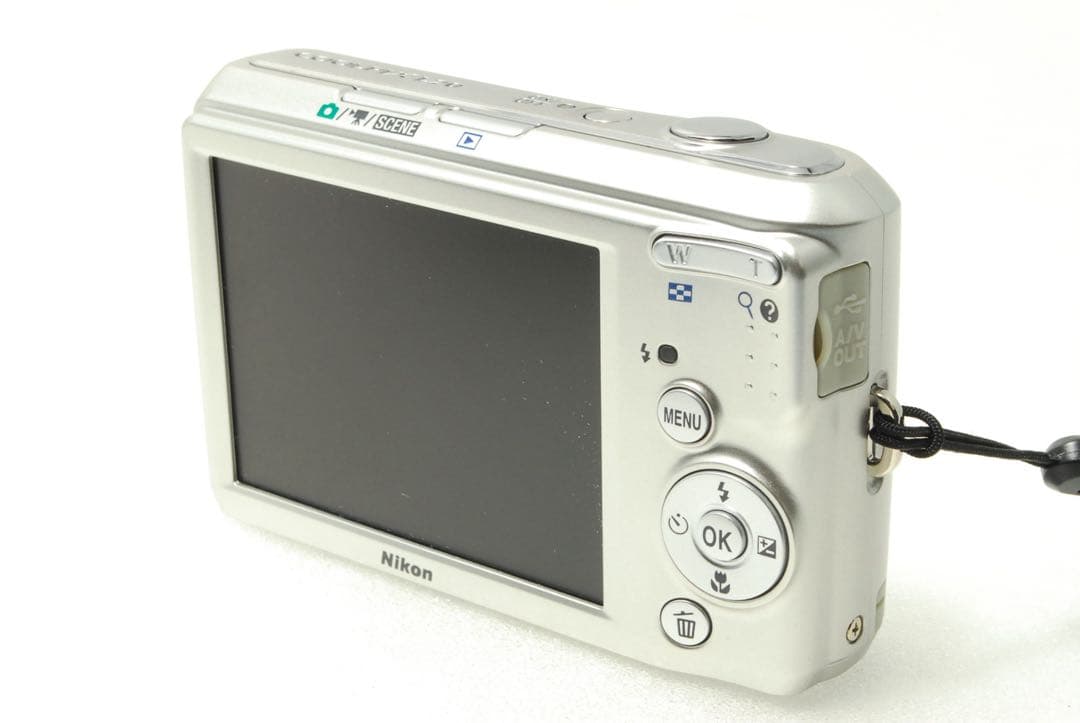 yちゃん 様フォロー割_Nikon COOLPIX L20 ❤️シルバー ニコン