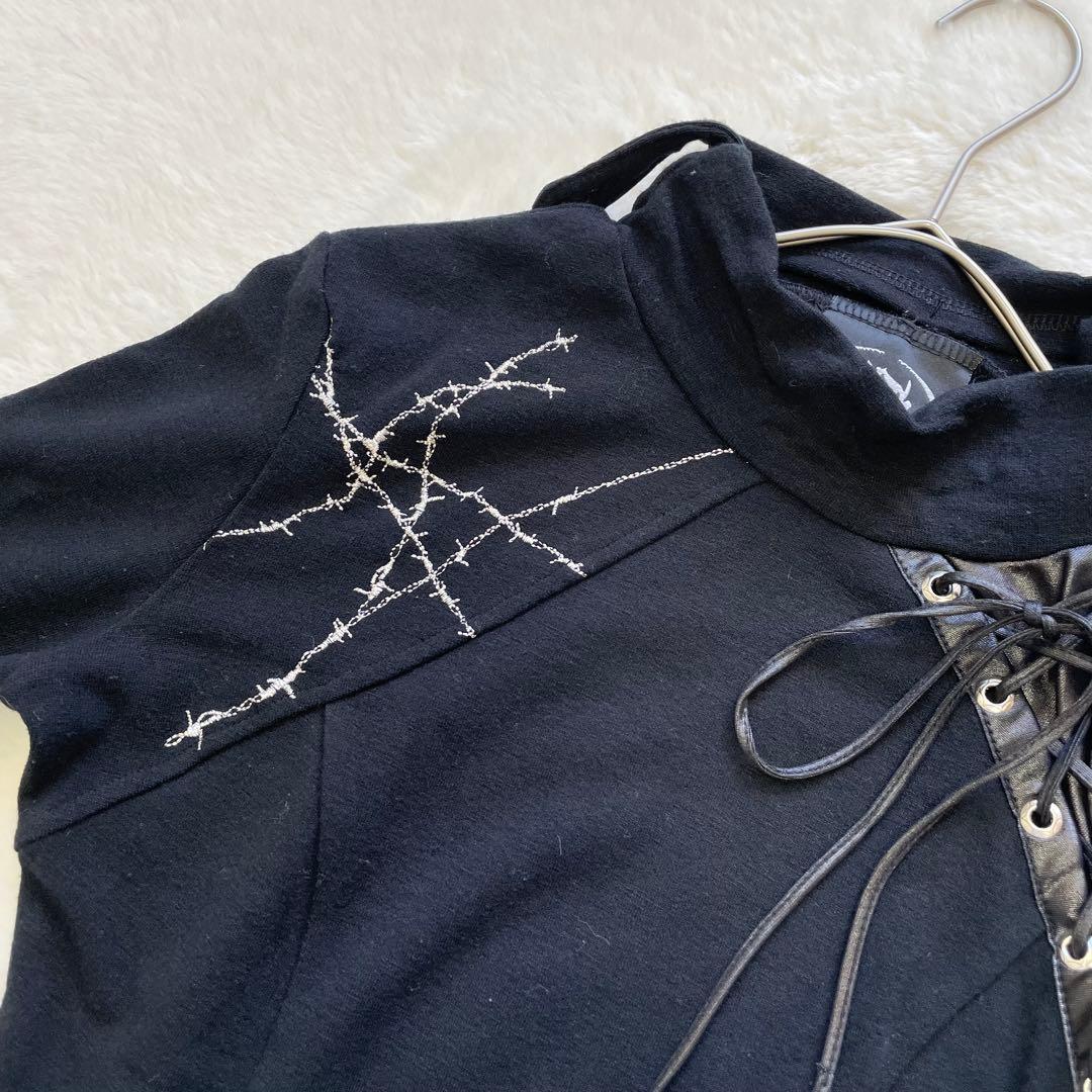 OZZ ON HIKOZOH レースアップ 刺繍 長袖トップス 黒