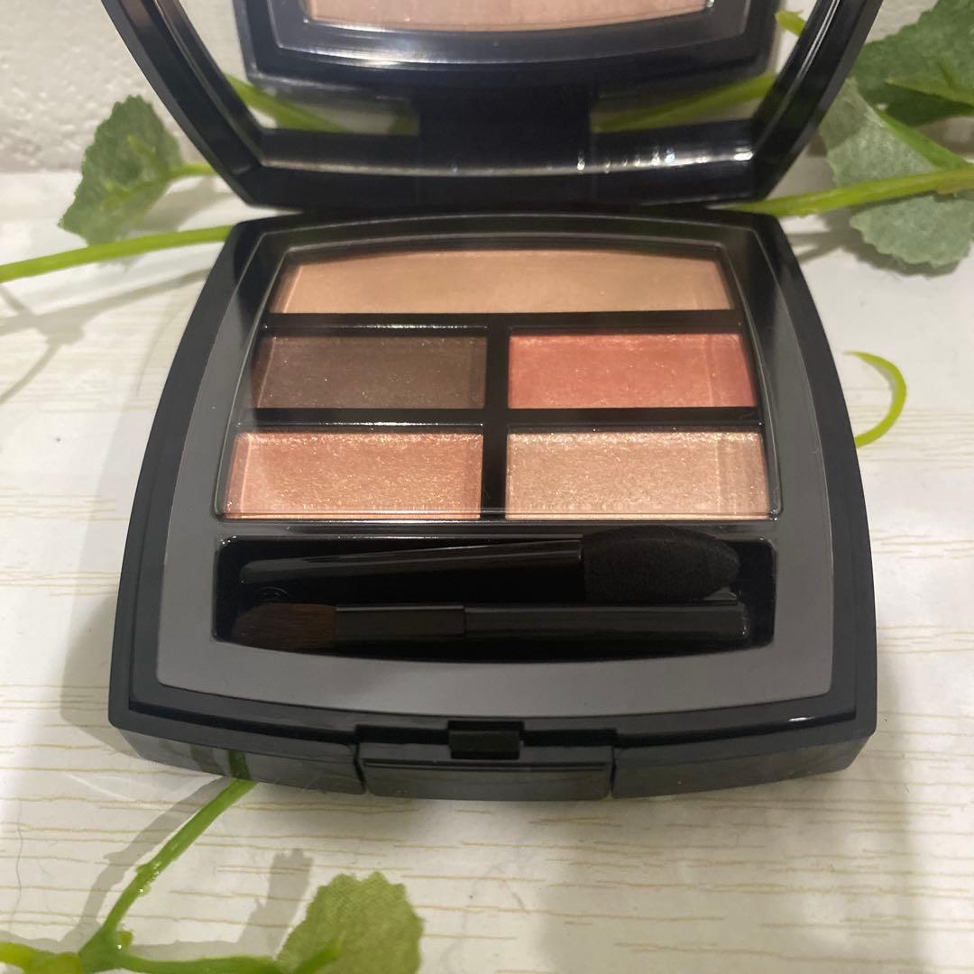 CHANEL LES BEIGES アイシャドウパレット・ウォーム