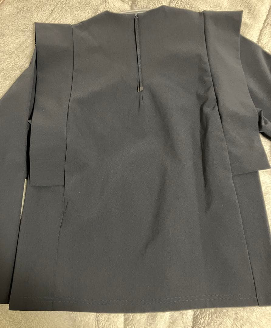 HYKE 長袖ブラウス　NAVY