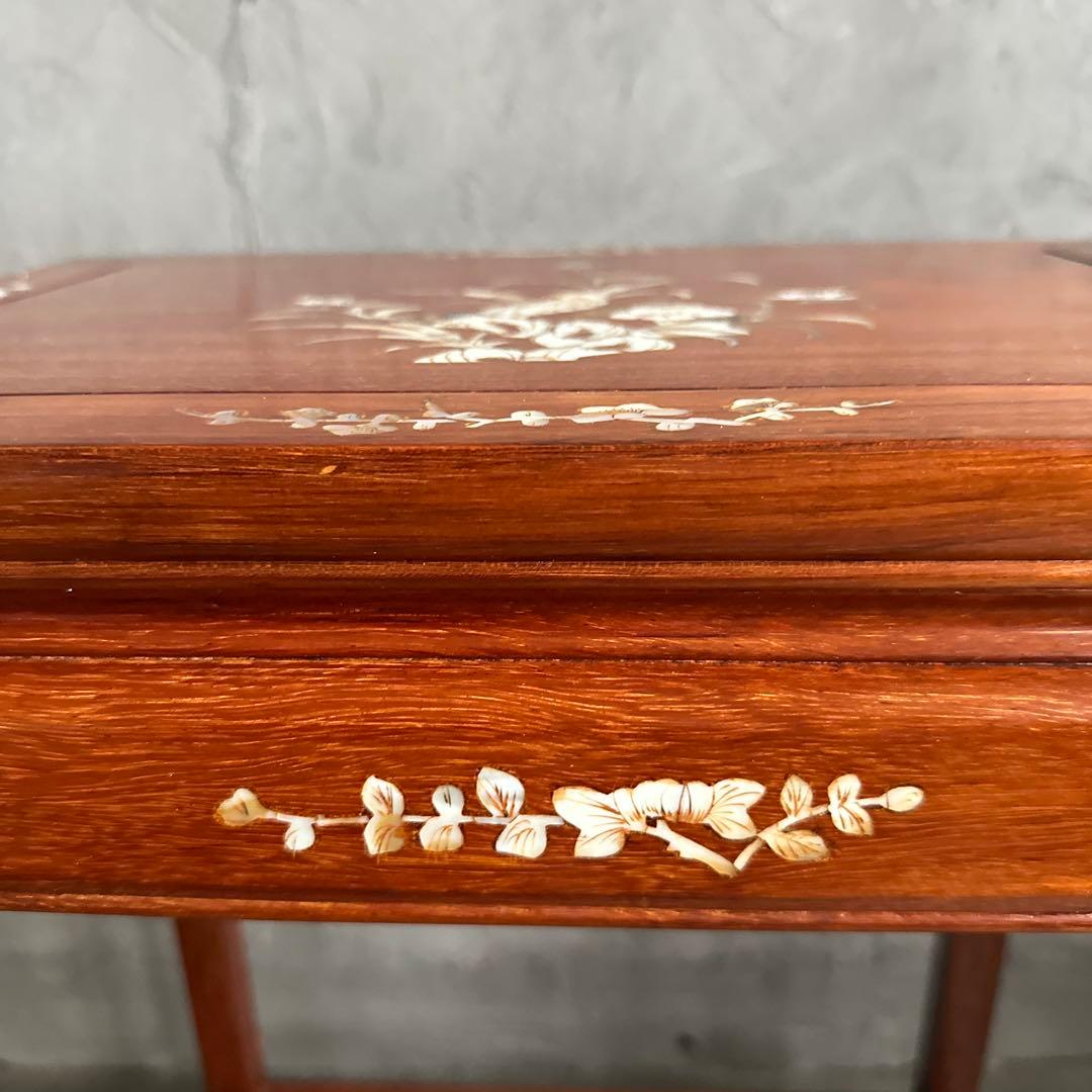 瞬間的お値下げ❣️木製サイドテーブル 貝殻装飾