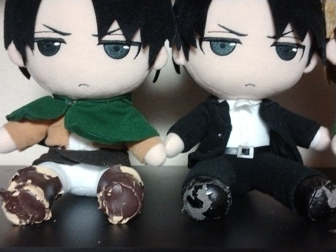 進撃の巨人　リヴァイ　エルヴィン　giftぬいぐるみ　スーツ　お掃除兵長　巨人展