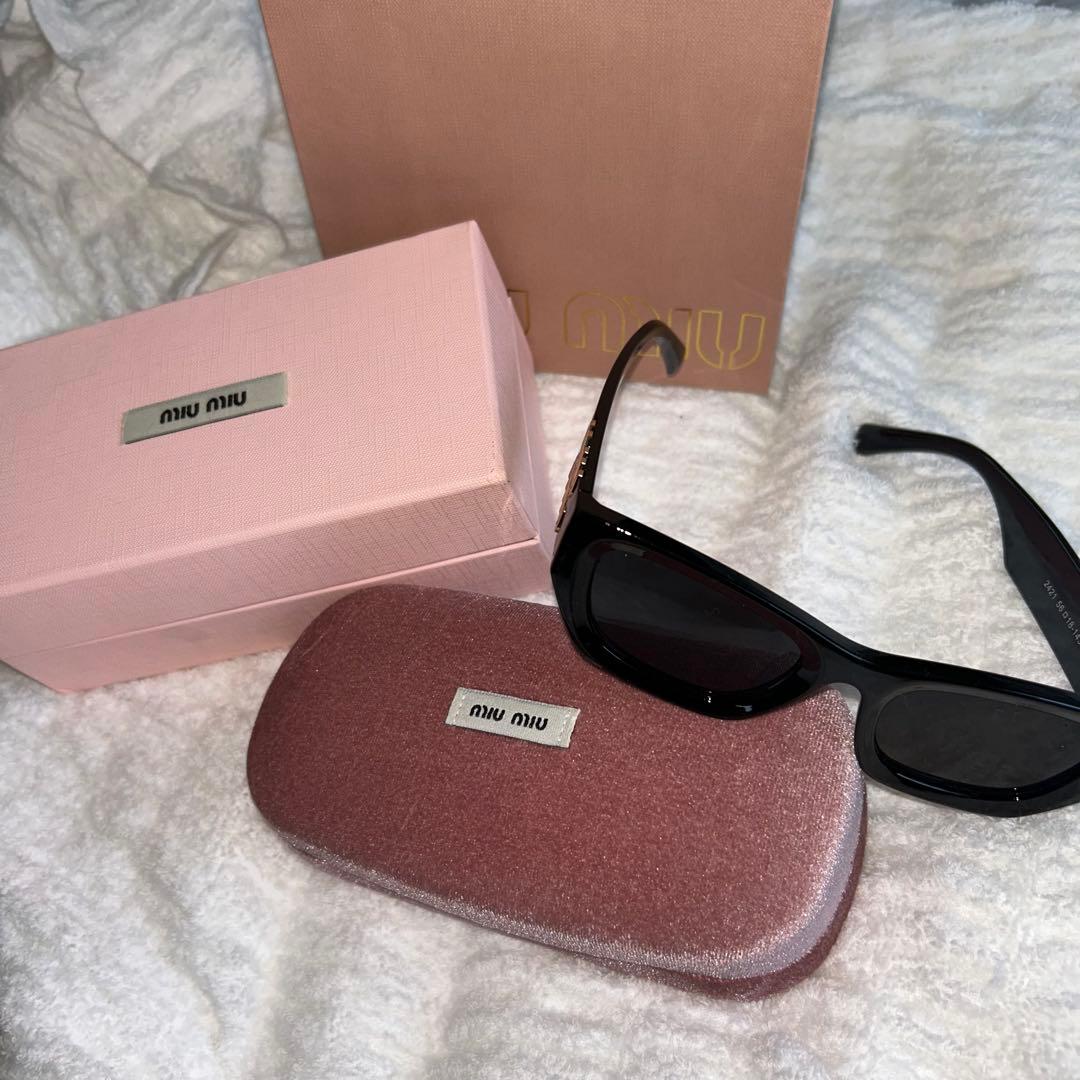 miu miu ブラック サングラス ケース付き