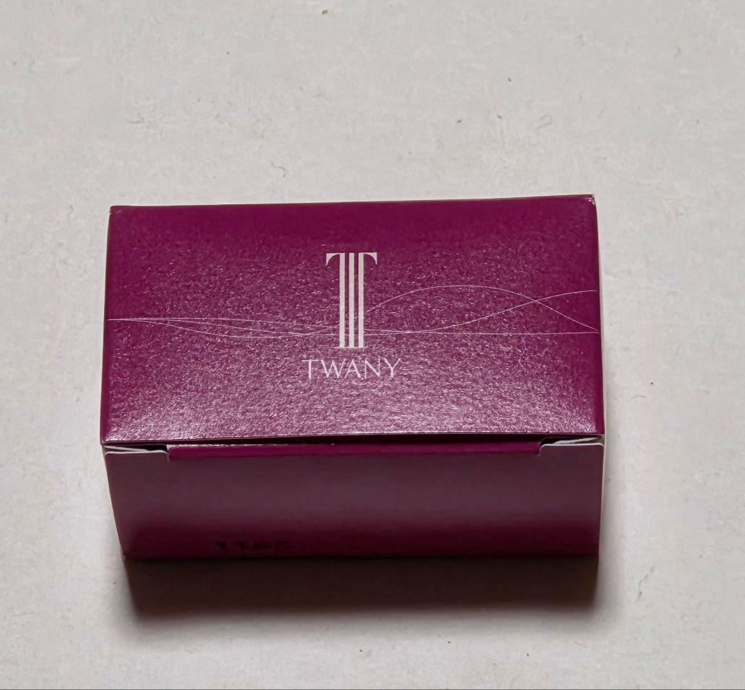 TWANY セラムインクリーム