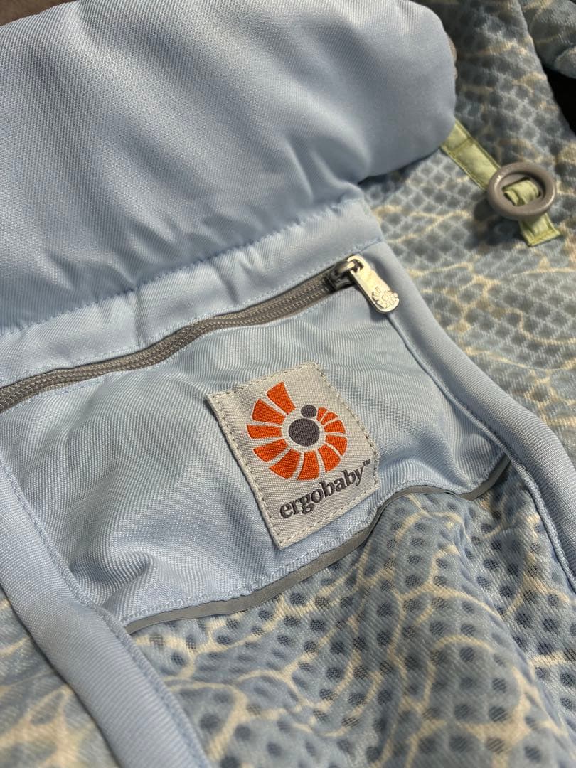 【新品未使用】エルゴベビー EBC ADAPT SoftFlex ホリデーブルー