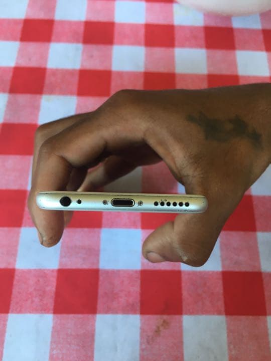 コンピュータ・IT iphone 6s