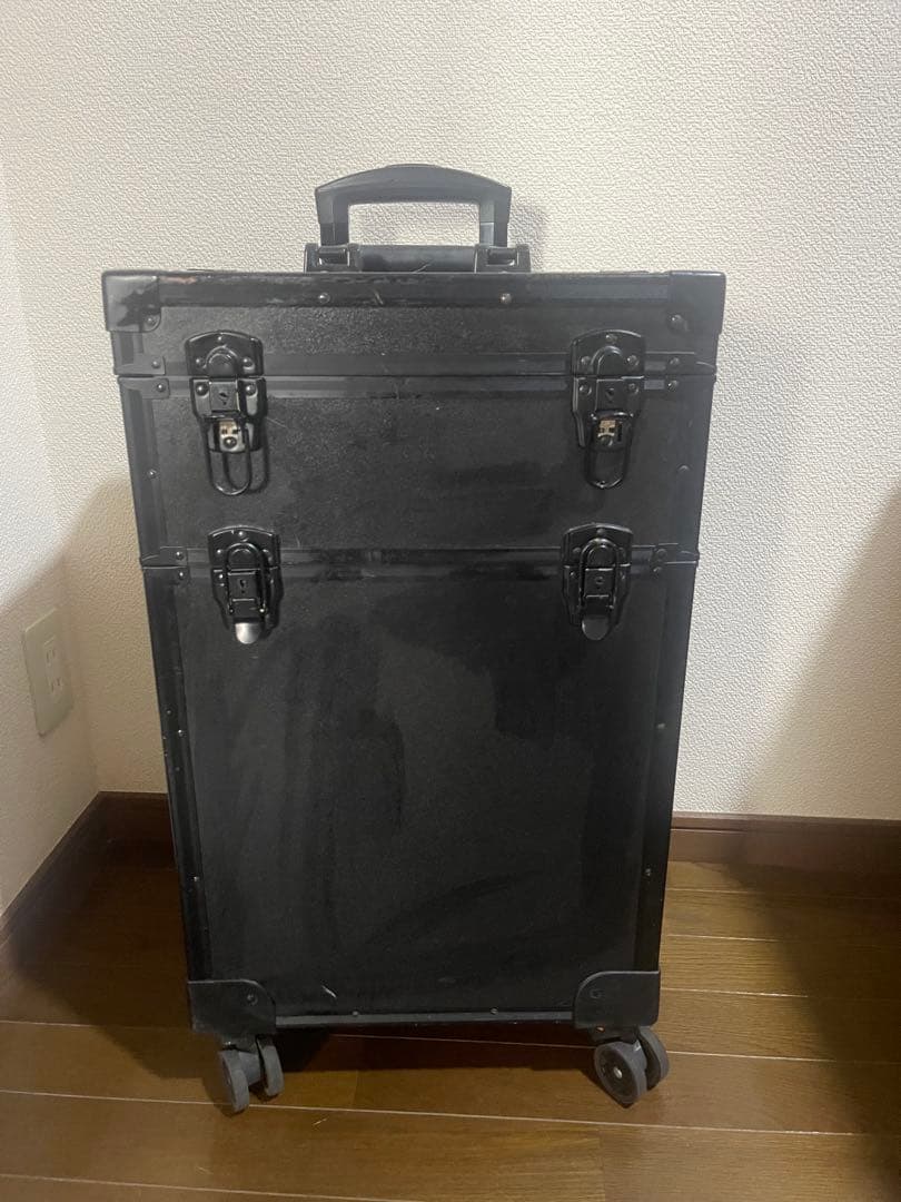 黒いメイクボックス ミラー付き メイクアップアーティスト専用化粧箱 可移動化粧台