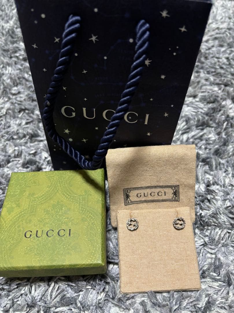 GUCCI GGロゴ ピアス