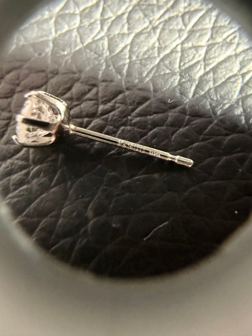 新品未使用 Pt900 天然ダイヤモンド D0.25 ピアス