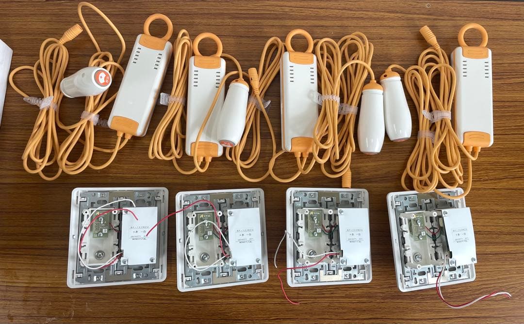 ケアコムナースコールハンド子機、ハンド子機コンセント4セット