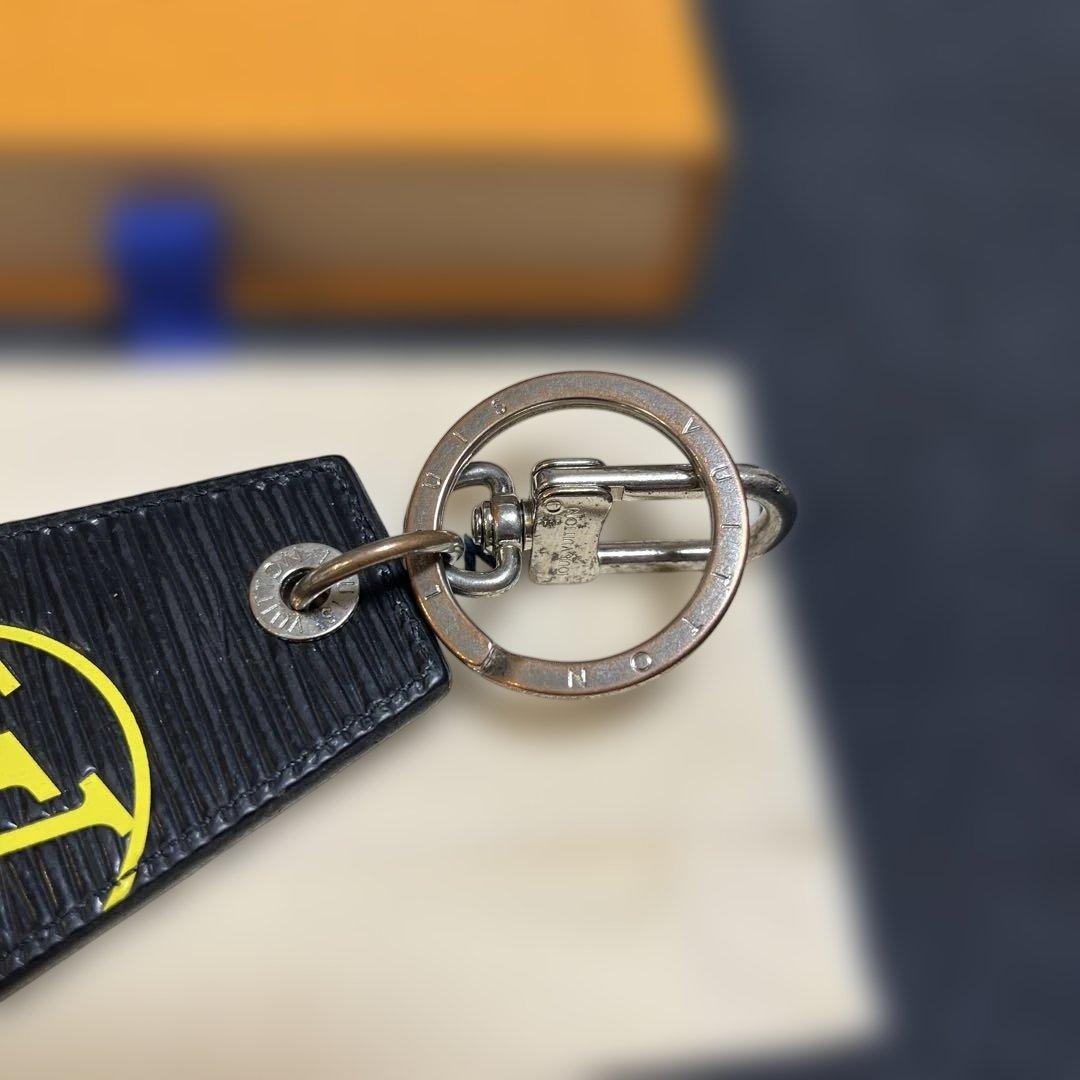 ルイヴィトン エピ キーホルダー アンシャッペ LV サークル
